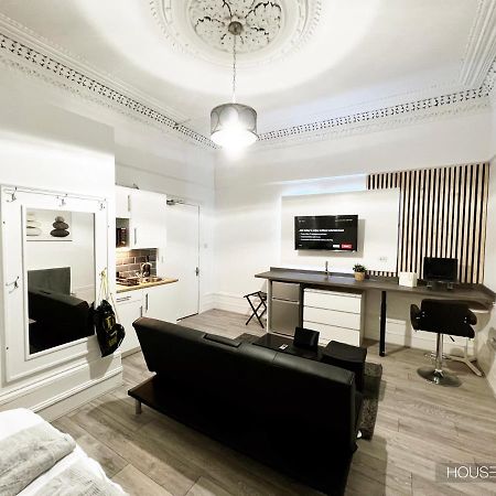 Erin Court Mansion - Rm 11 Hotel ครอยดอน ภายนอก รูปภาพ