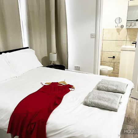 Erin Court Mansion - Rm 11 Hotel ครอยดอน ภายนอก รูปภาพ