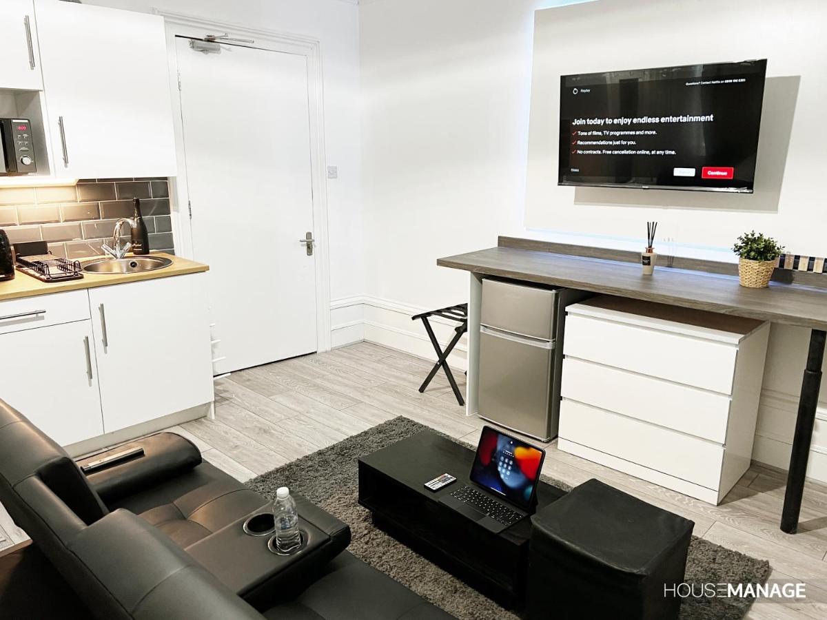 Erin Court Mansion - Rm 11 Hotel ครอยดอน ภายนอก รูปภาพ